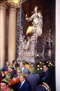 Saint Lucia's statue